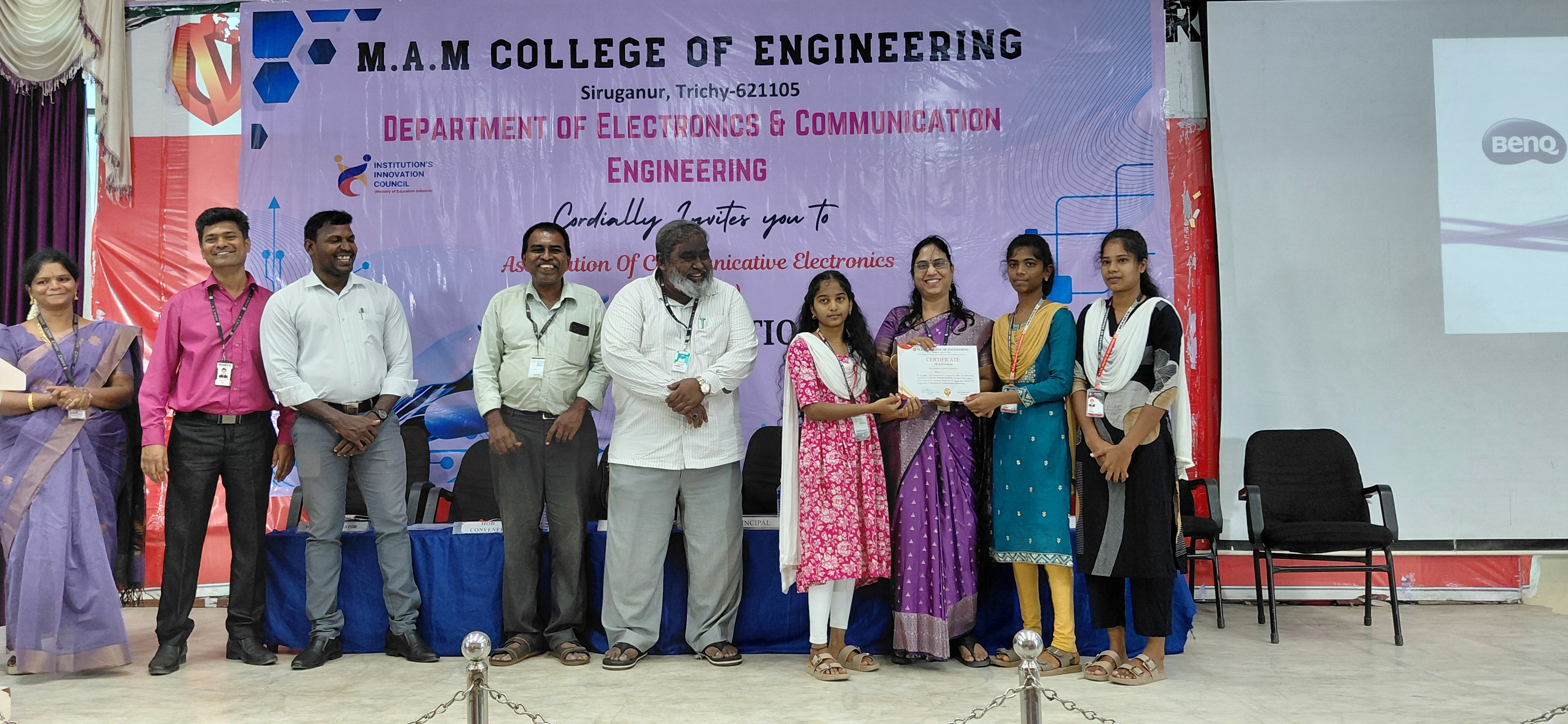 Honouring the Chief Guest